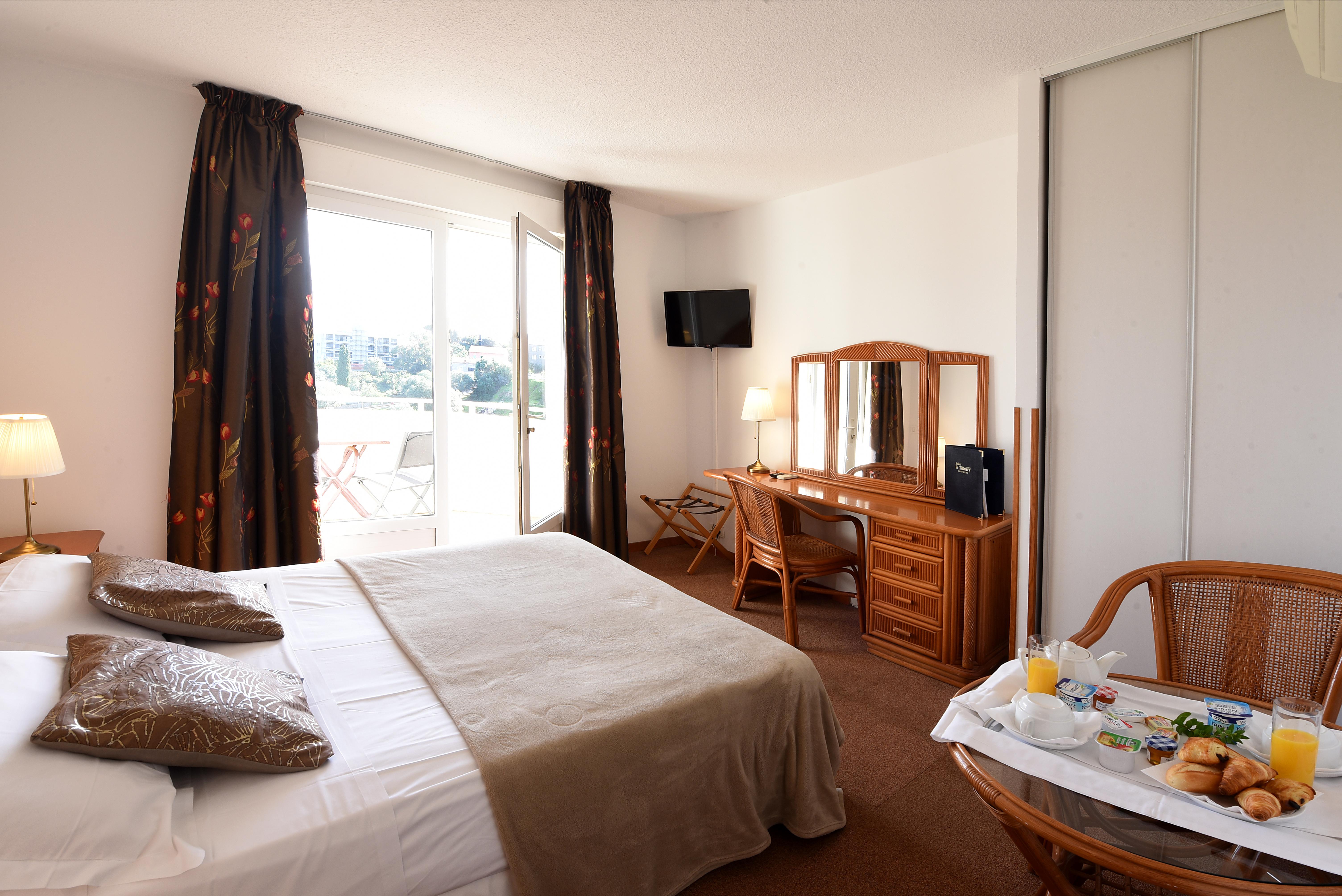 Hotel Le Tilbury Porto-Vecchio  Bagian luar foto