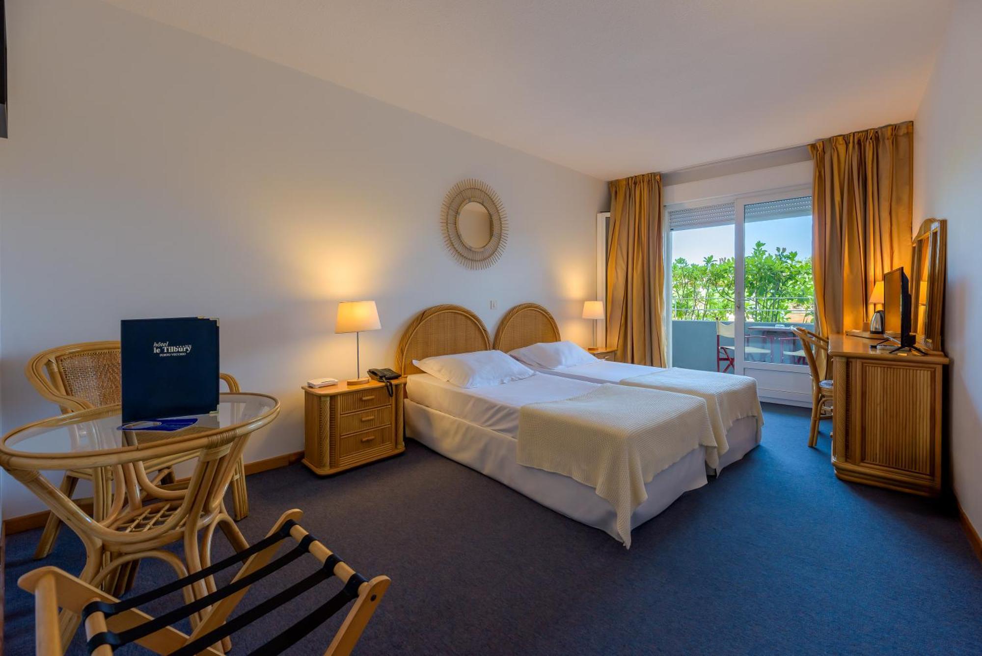 Hotel Le Tilbury Porto-Vecchio  Bagian luar foto