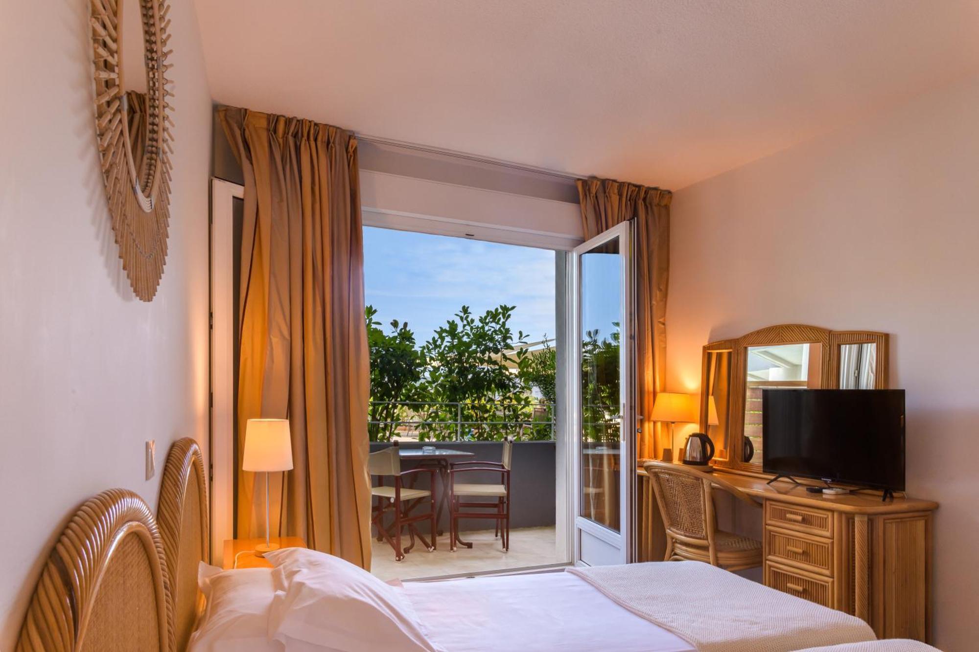 Hotel Le Tilbury Porto-Vecchio  Bagian luar foto