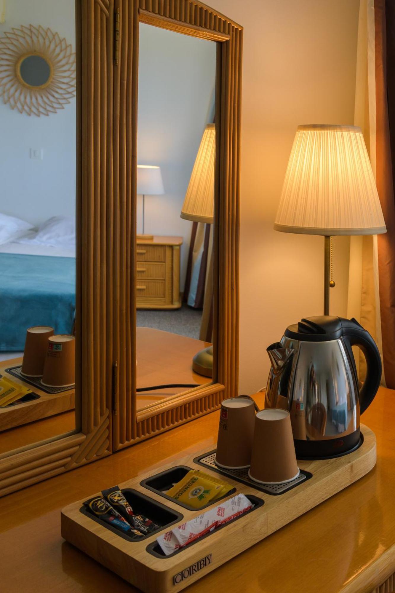Hotel Le Tilbury Porto-Vecchio  Bagian luar foto