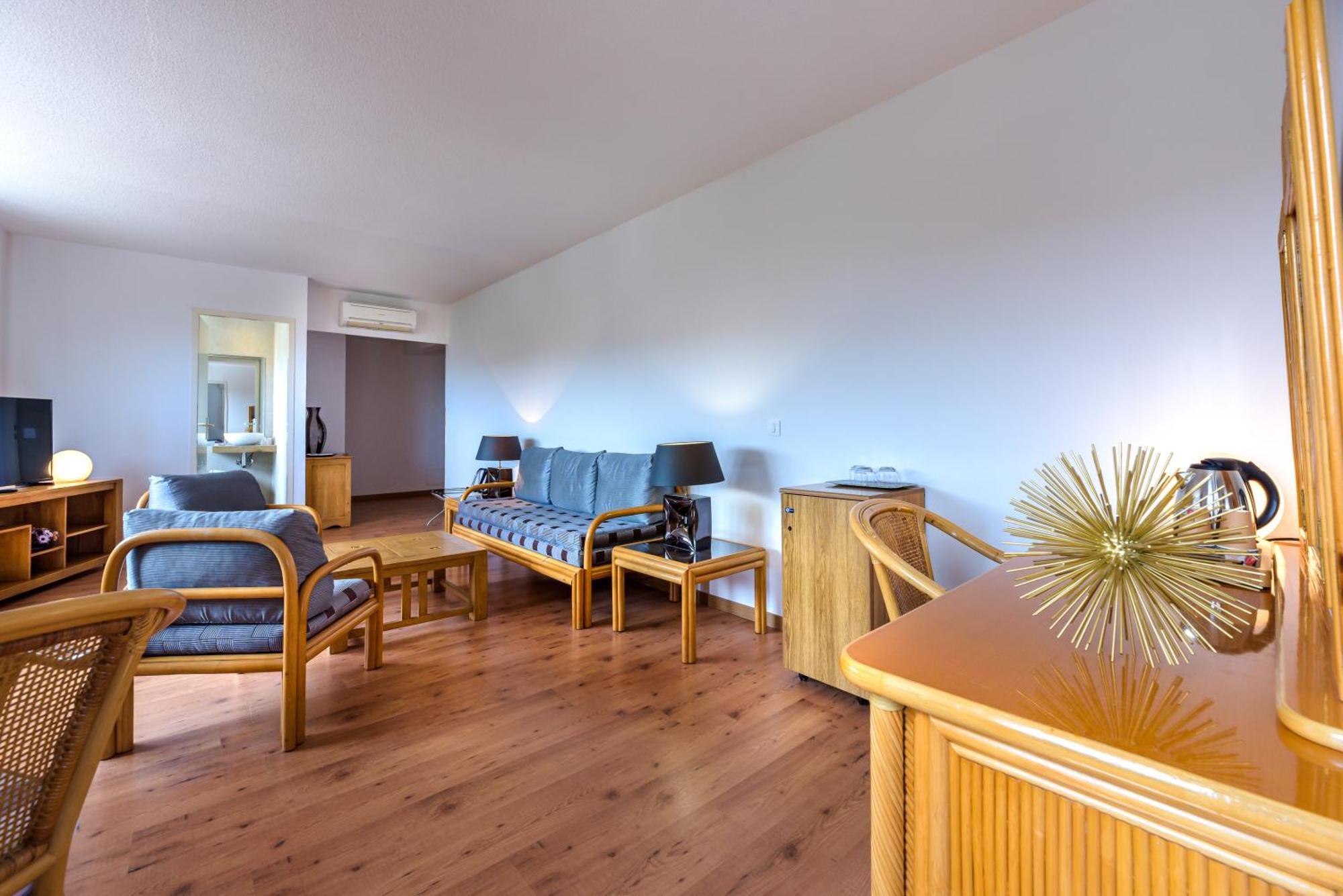 Hotel Le Tilbury Porto-Vecchio  Bagian luar foto