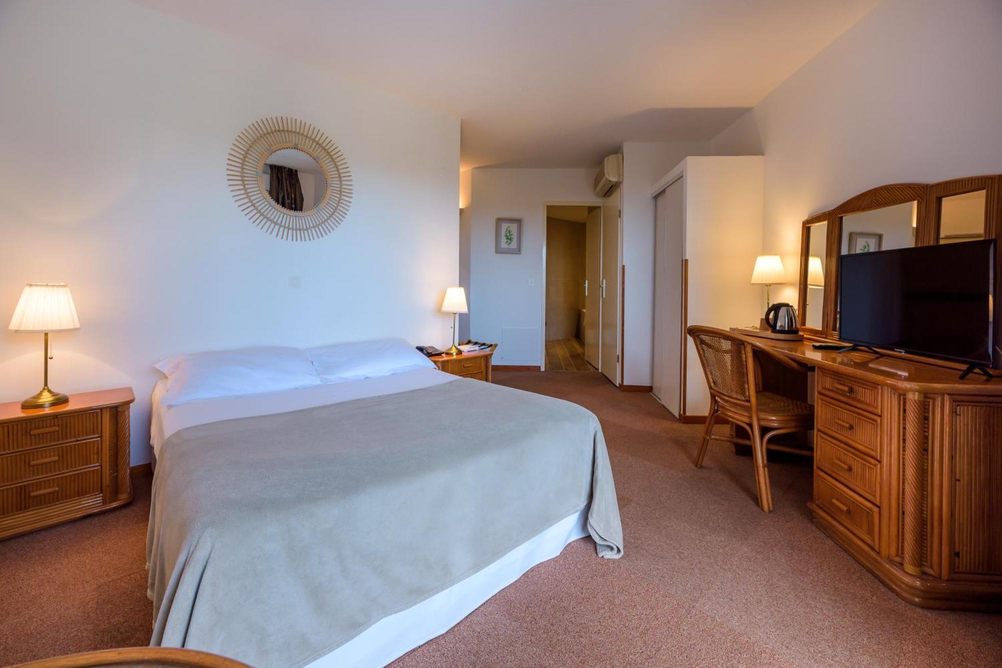 Hotel Le Tilbury Porto-Vecchio  Bagian luar foto